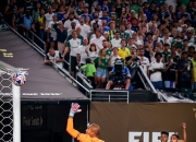 开云体育中国-温网翻盘拉沃尔杯，西西帕斯扛起全队