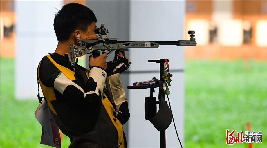 美国选手在射击比赛中取得优异成绩 美国选手在射击比赛中取得优异成绩