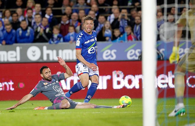 包含雷恩客场告捷，结束连败颓势的词条