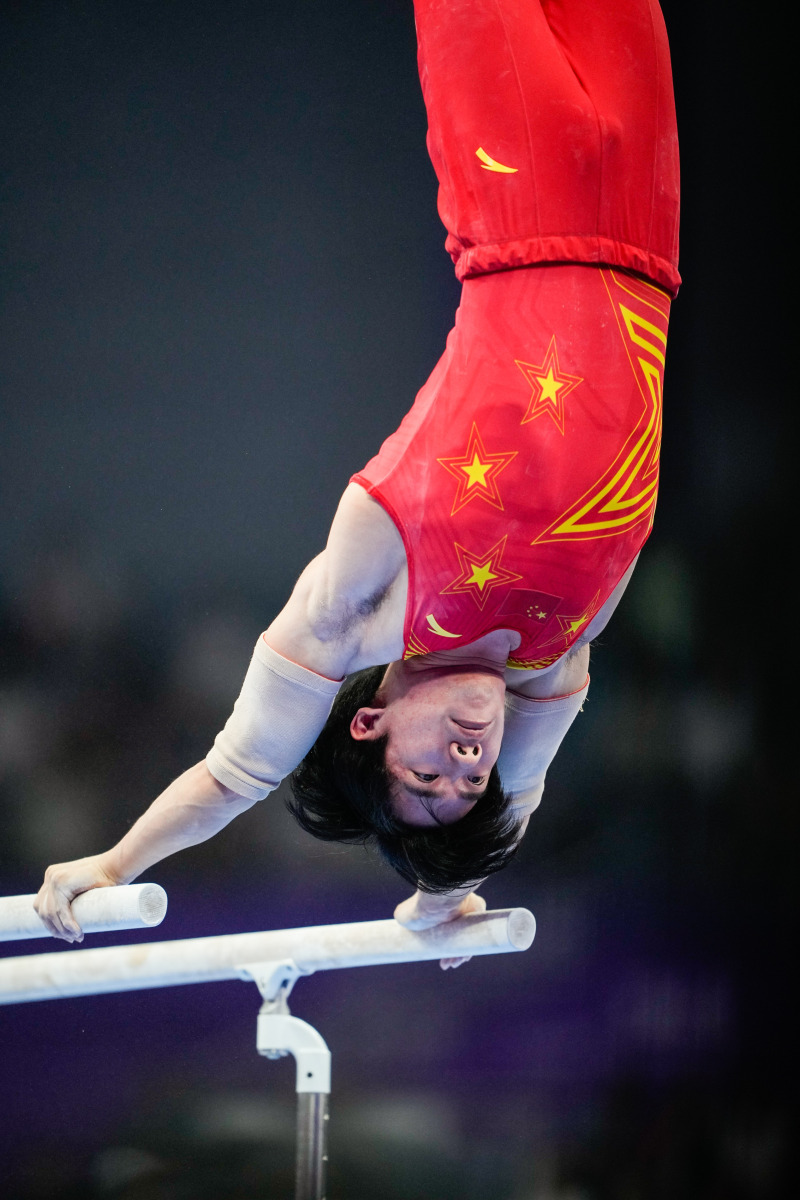 体操选手高难度表演,独领风骚夺金的简单介绍 体操选手高难度表演,独领风骚夺金的简单介绍