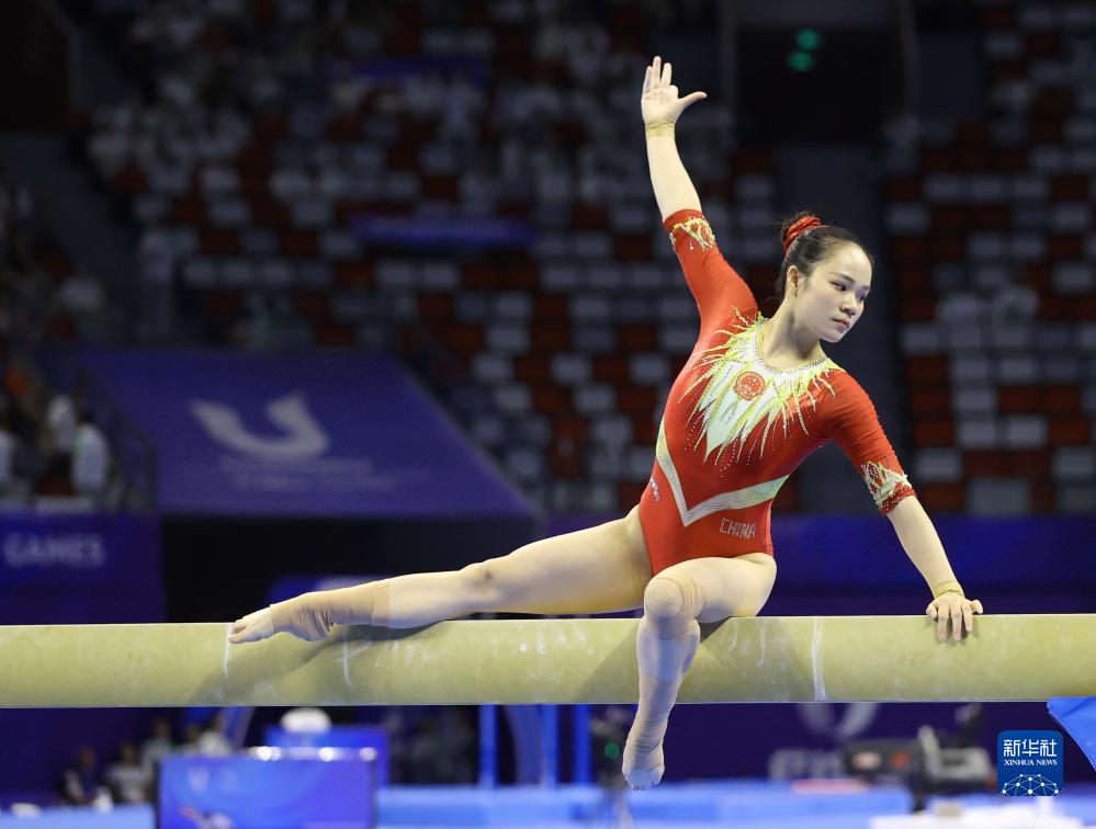 体操选手高难度表演,独领风骚夺金的简单介绍 体操选手高难度表演,独领风骚夺金的简单介绍