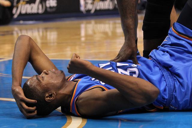 罚球线上诺维茨基展现稳定状态，帮助球队取得胜利的简单介绍