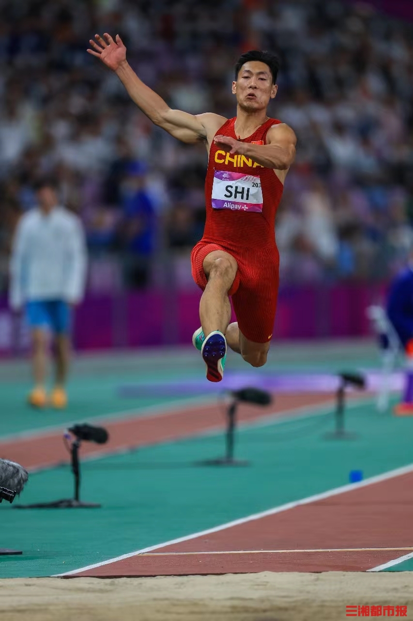 赛场上的精彩瞬间，令人回味无穷