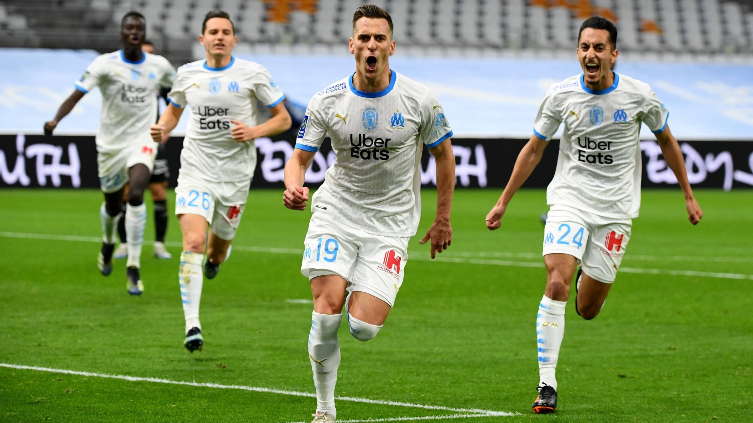 包含法甲豪门客场-逼平意甲劲旅，小组领先的词条