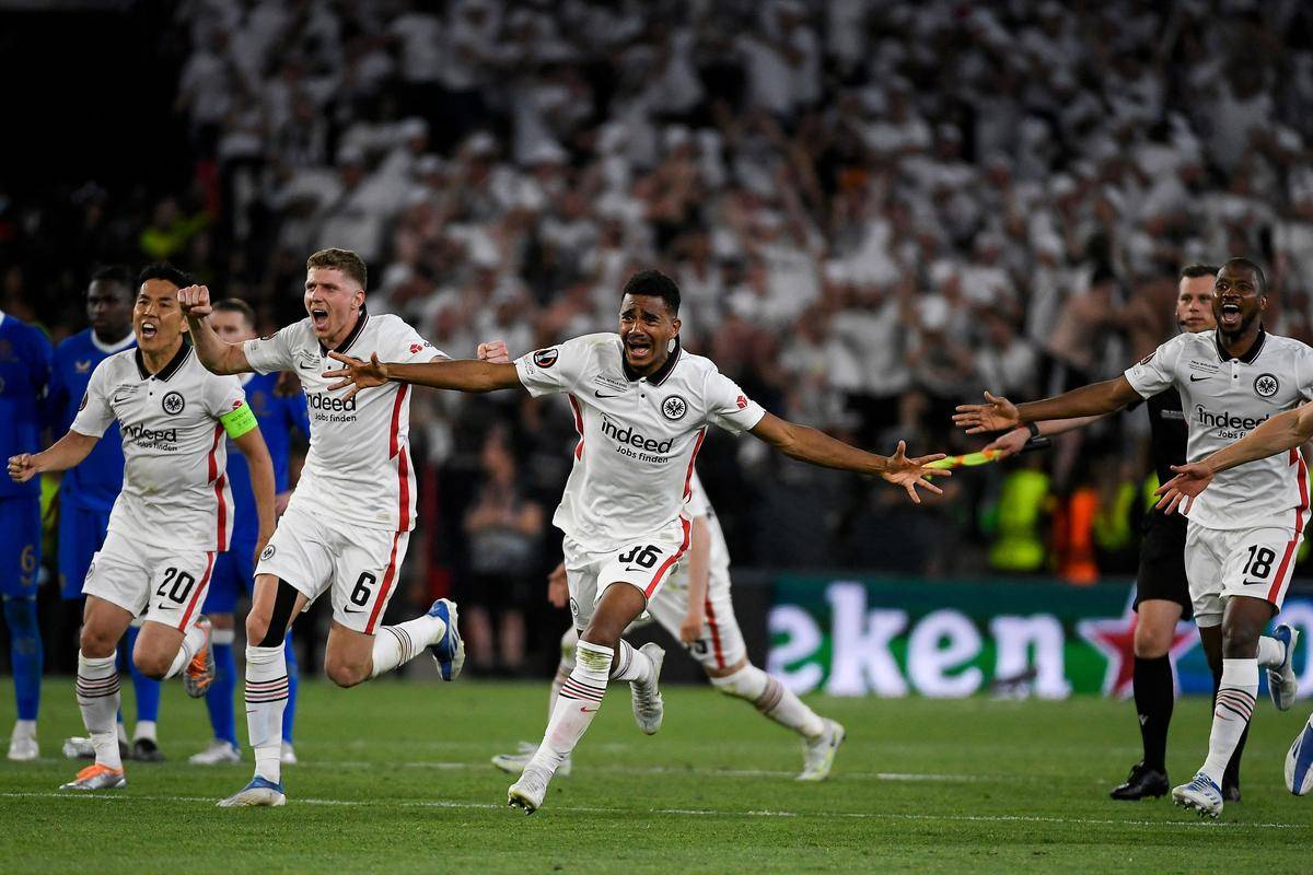 法兰克福在客场战胜了柏林赫塔的简单介绍