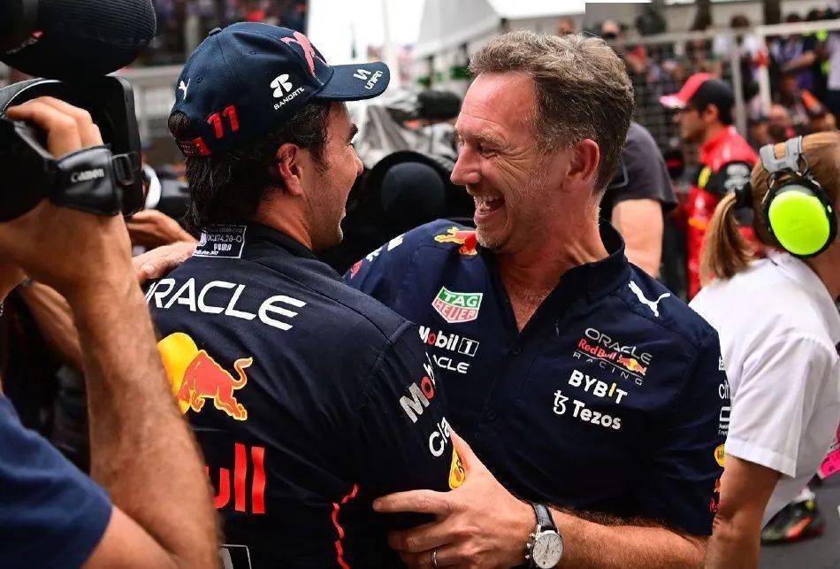 梅赛德斯碾压迈凯伦，佩雷兹统治全场的简单介绍