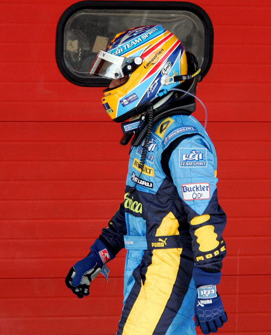 梅赛德斯险胜哈斯车队，阿隆索刷新纪录的简单介绍