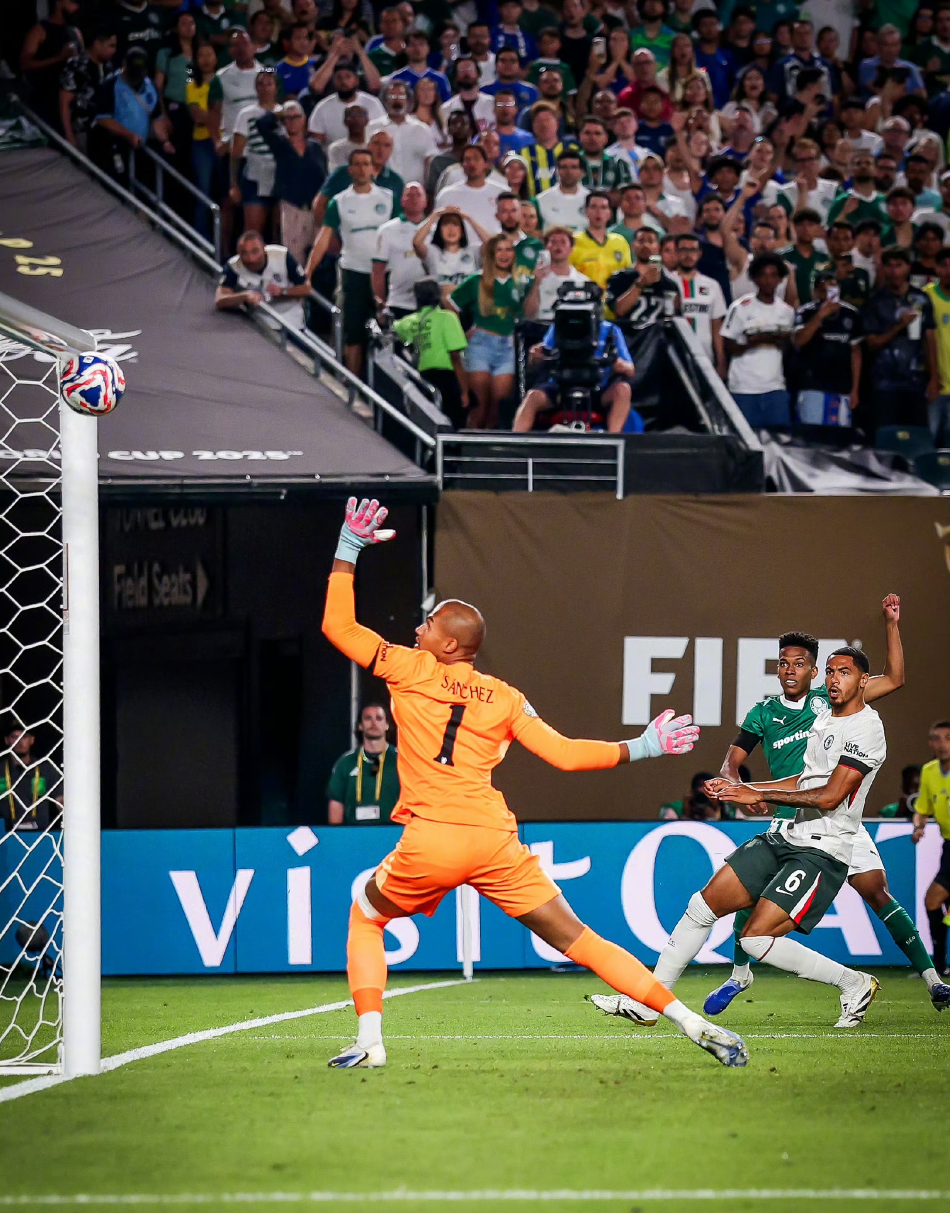 温网翻盘拉沃尔杯，西西帕斯扛起全队