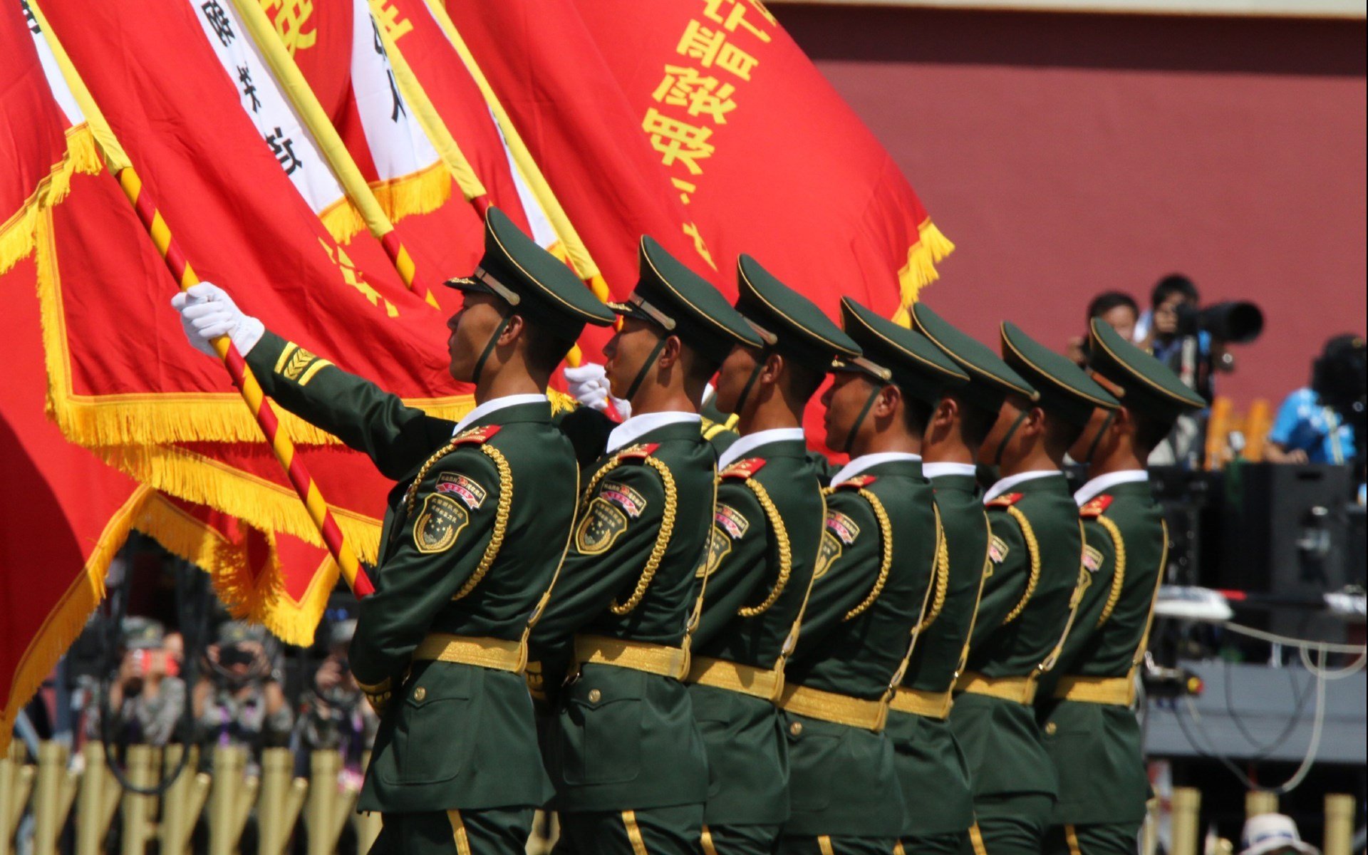 北欧风暴席卷非洲雄狮！巴雷拉一剑封喉，丹麦惊险制霸喀麦隆