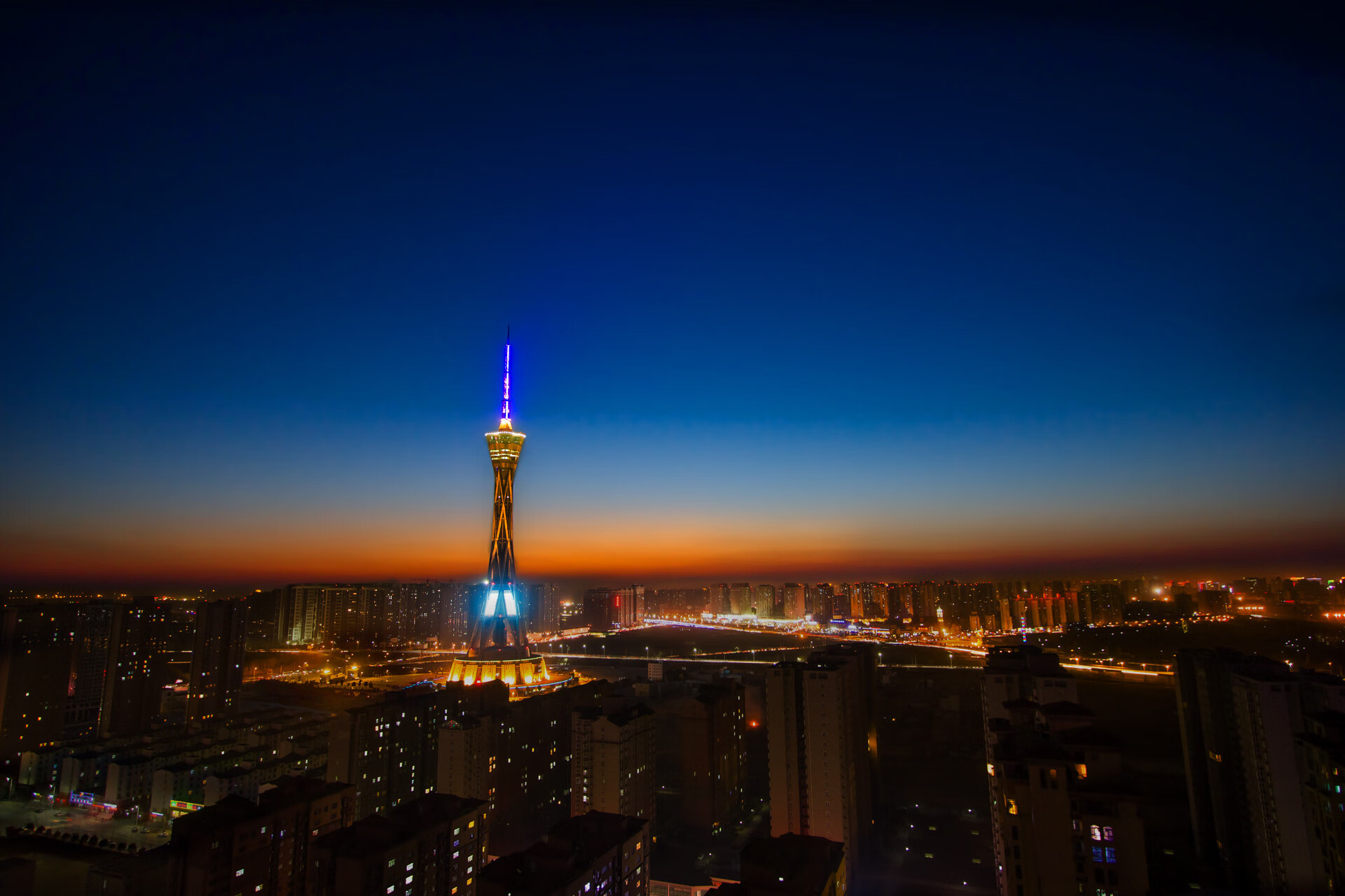 北欧风暴席卷非洲雄狮！巴雷拉一剑封喉，丹麦惊险制霸喀麦隆