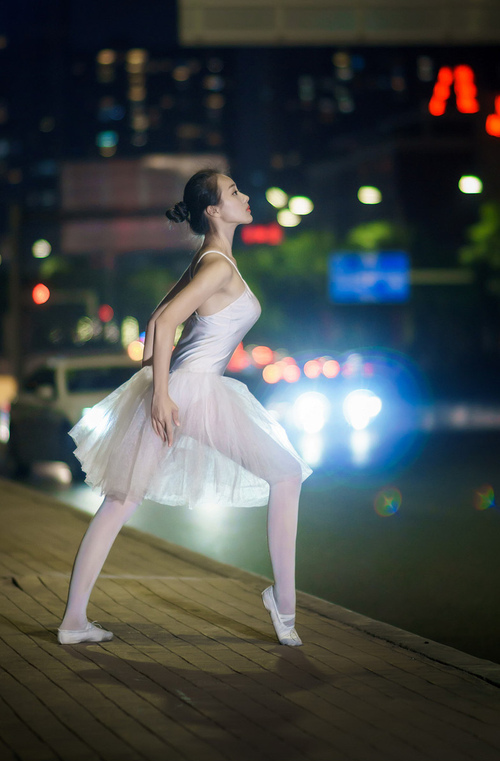 东契奇跨越大洋的神奇表演，独行侠王牌让老鹰提前起飞